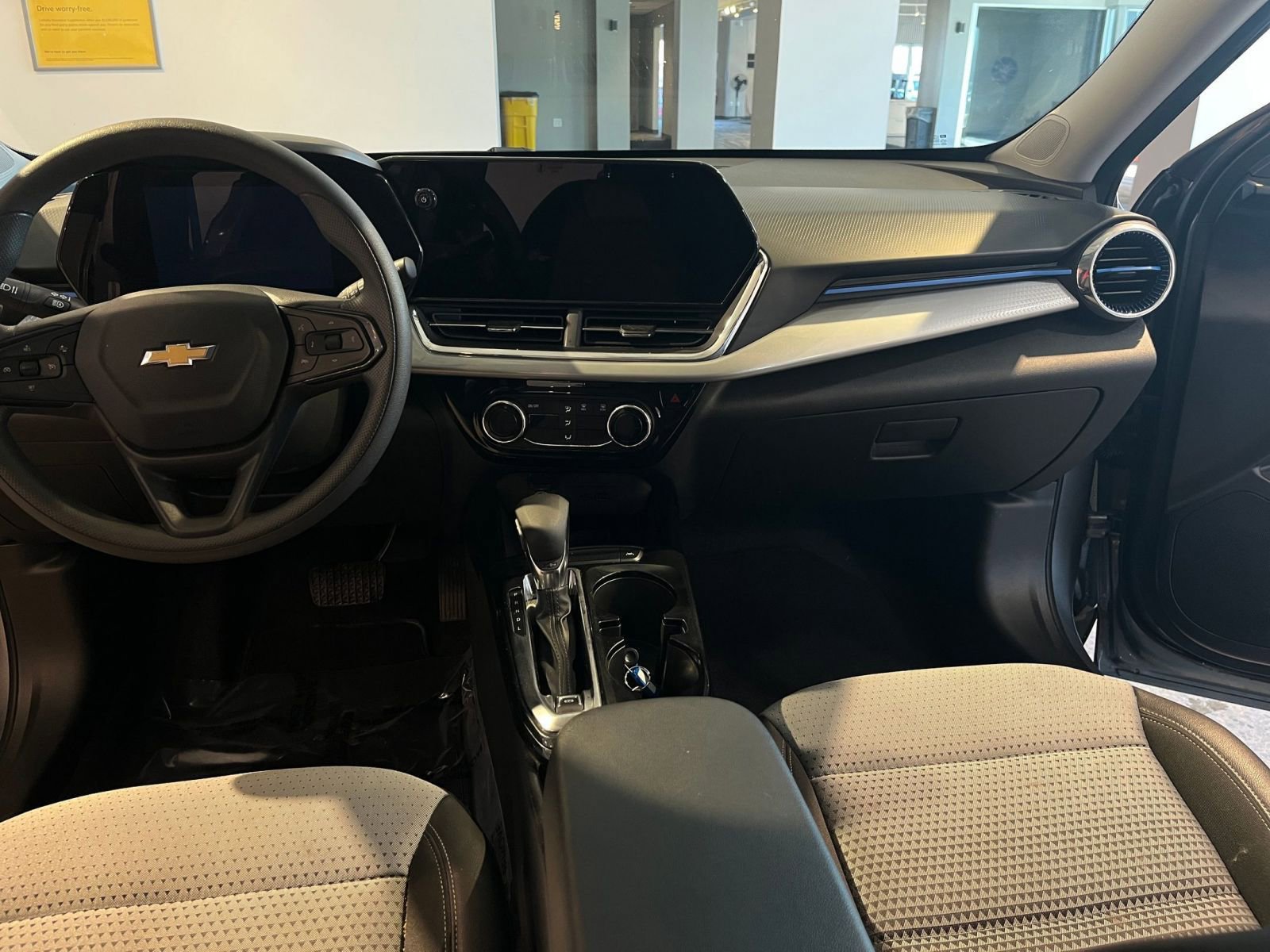 Thumbnail: 2025 Chevrolet Trax - 35