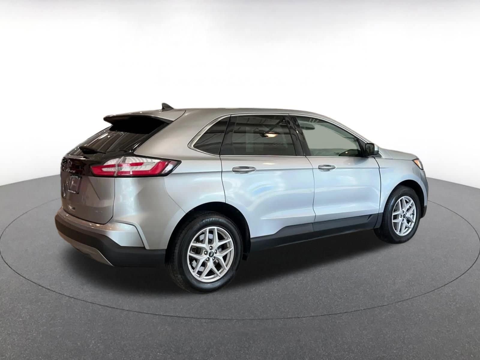 Thumbnail: 2023 Ford Edge - 15
