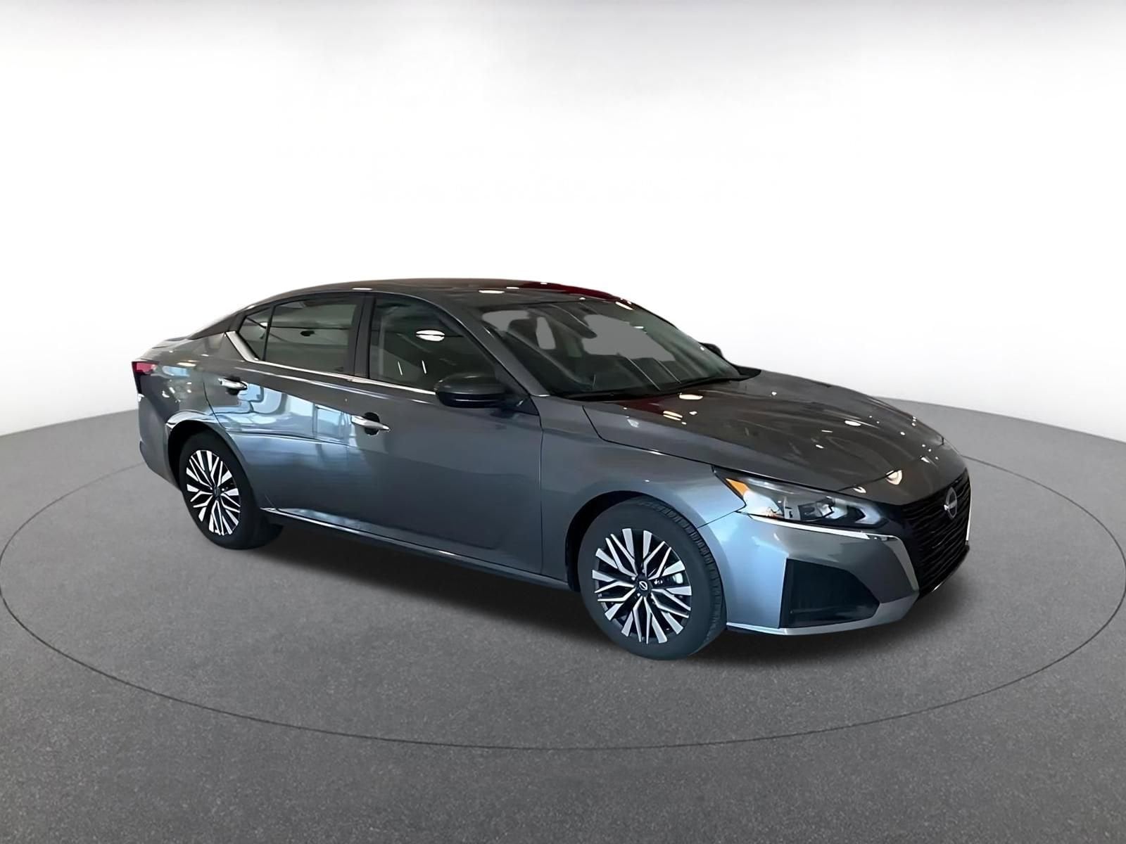 Thumbnail: 2025 Nissan Altima - 2