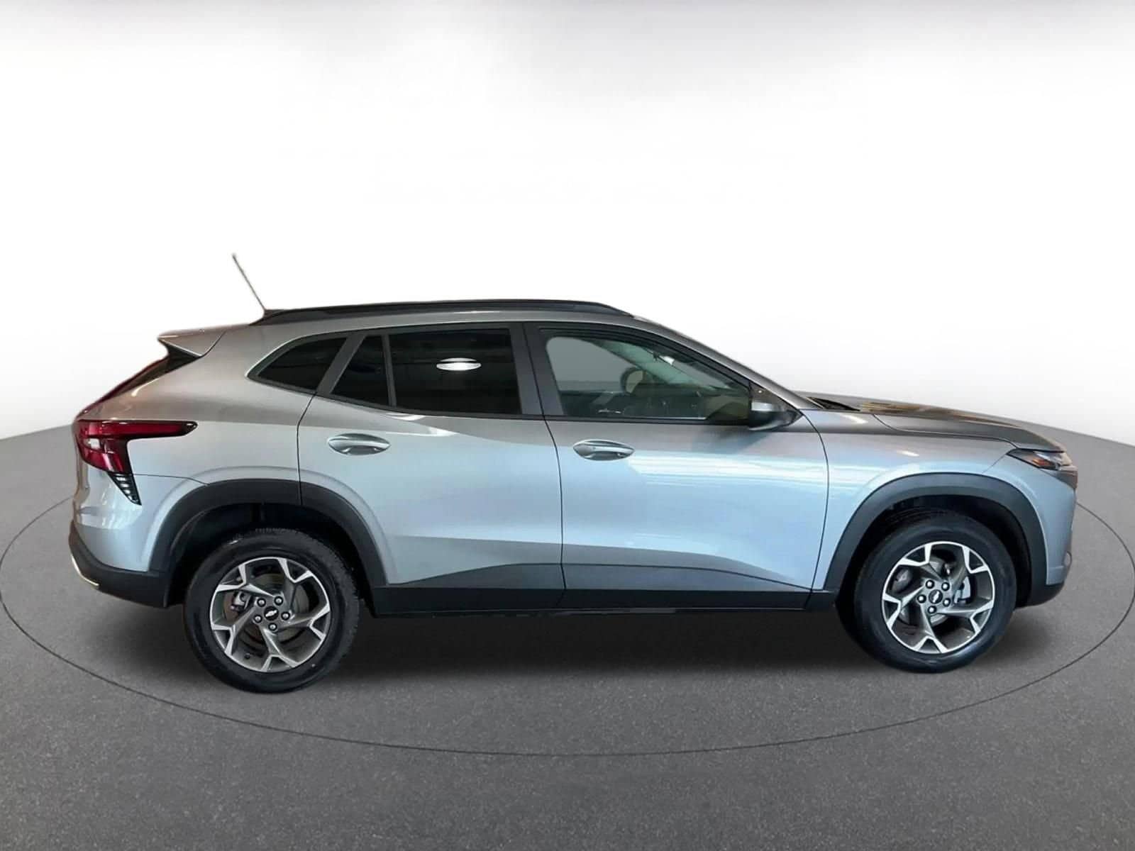 Thumbnail: 2025 Chevrolet Trax - 16