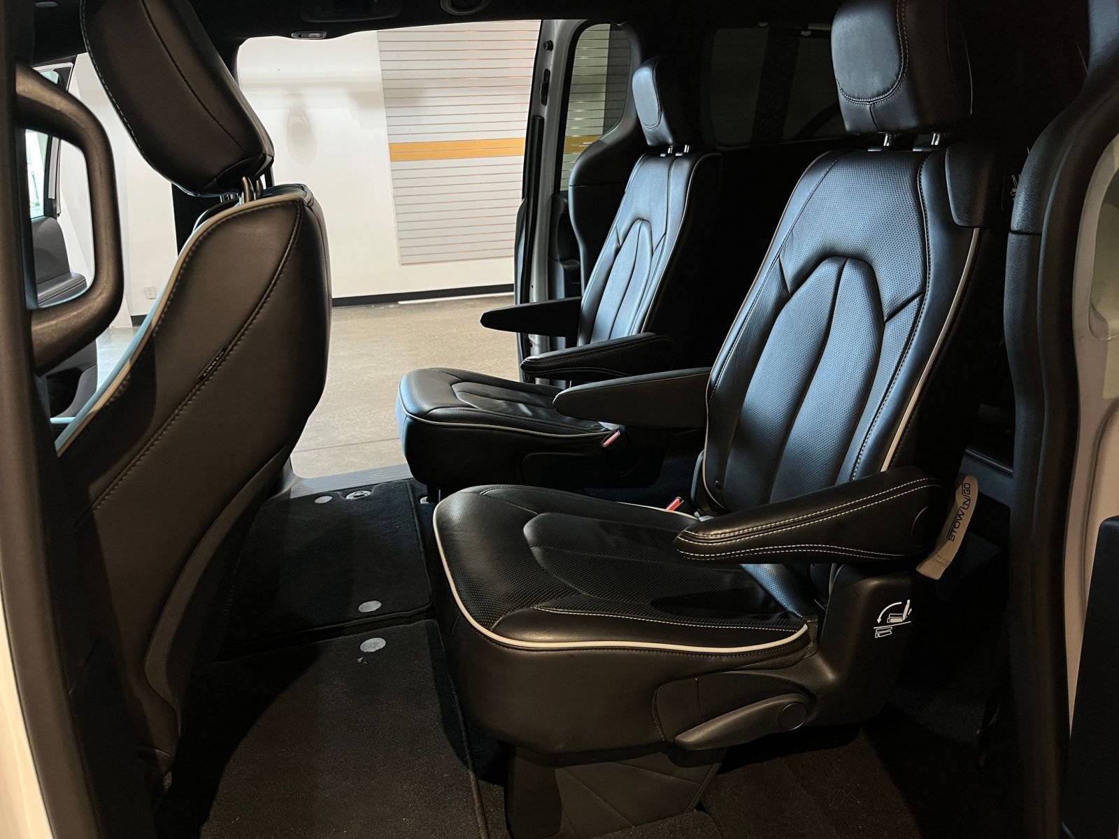 Thumbnail: 2025 Chrysler Pacifica - 28