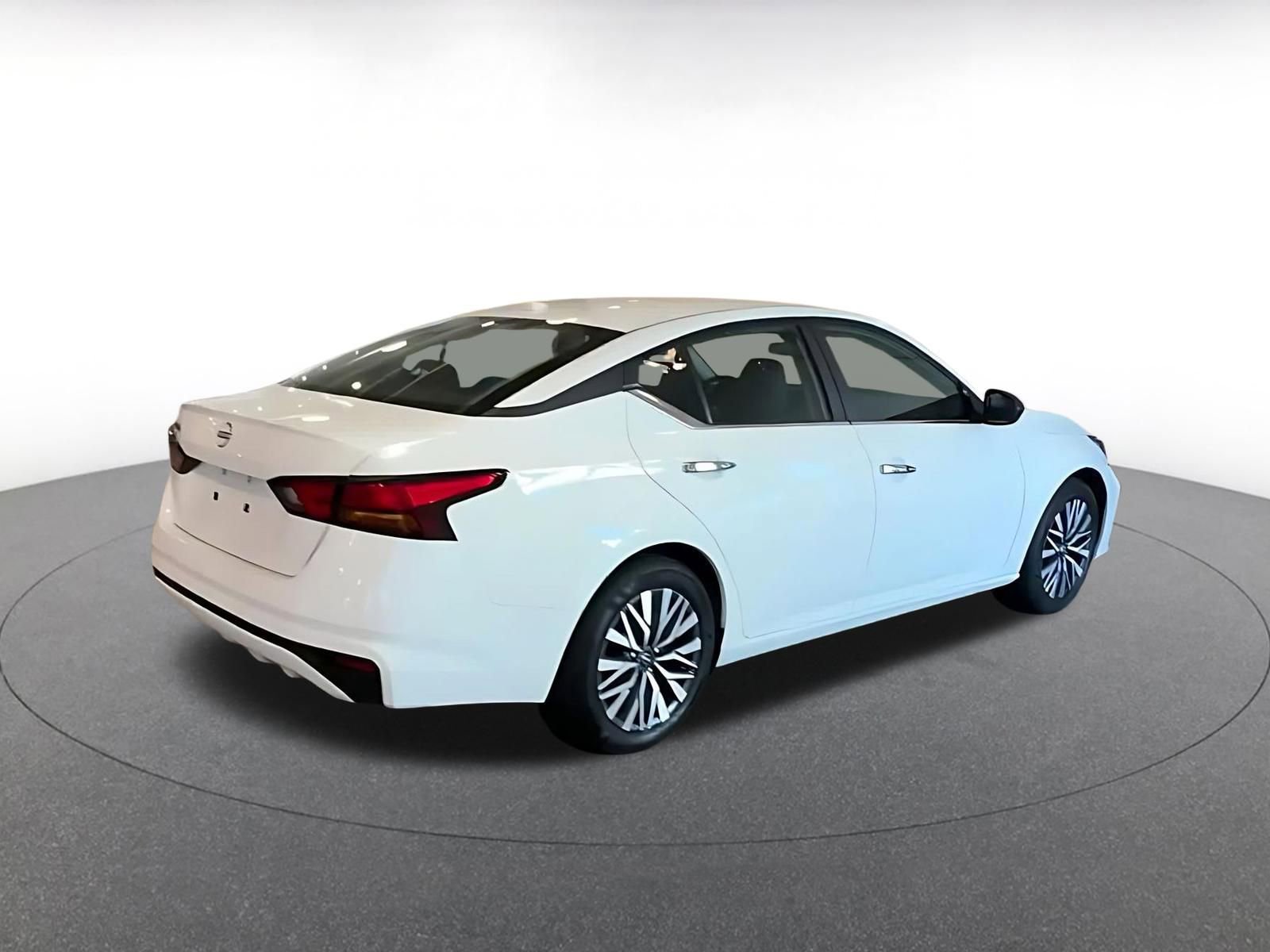 Thumbnail: 2025 Nissan Altima - 14