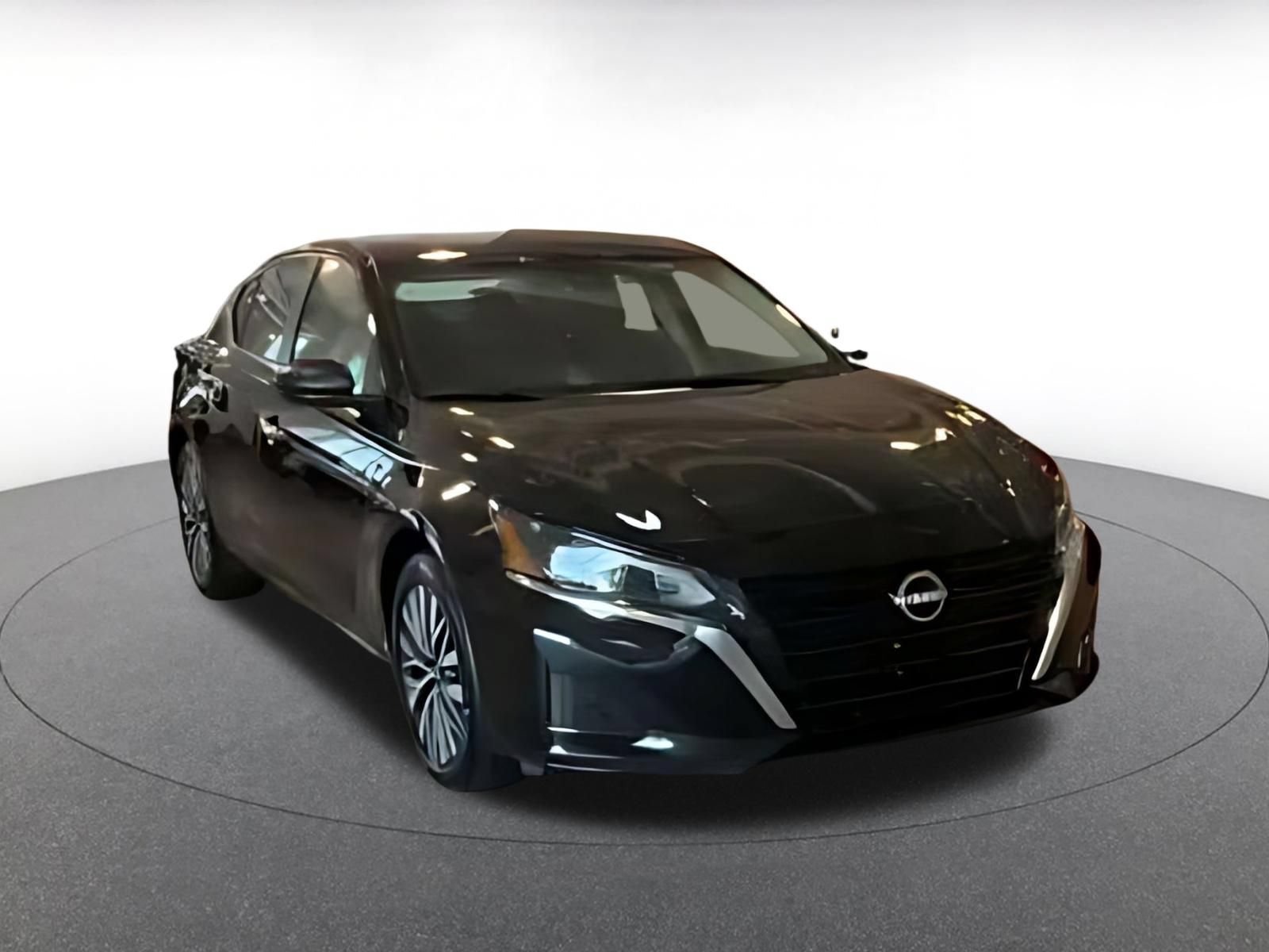 Thumbnail: 2025 Nissan Altima - 15