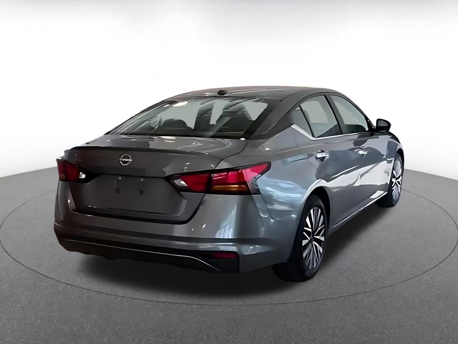 Thumbnail: 2025 Nissan Altima - 12