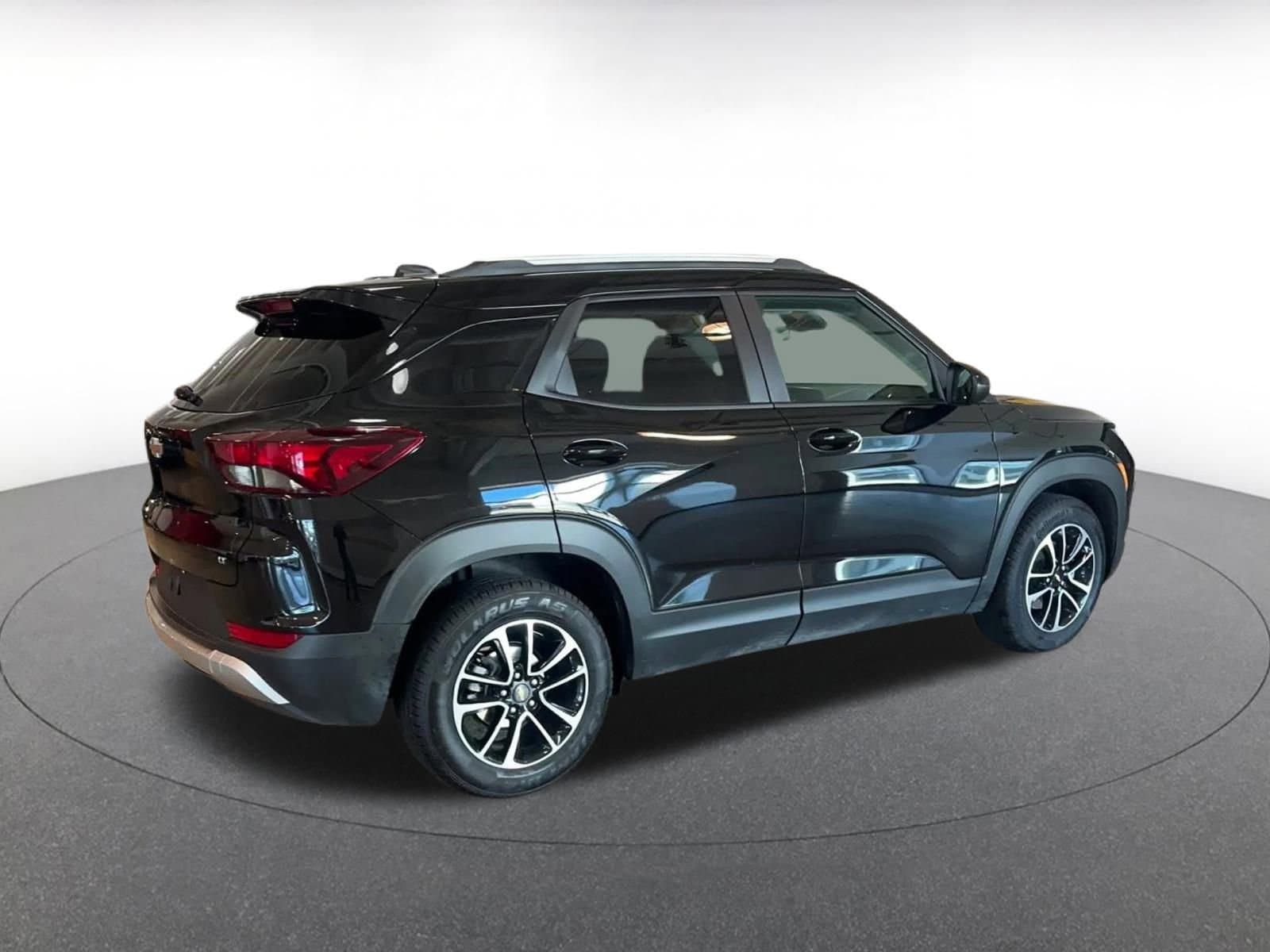 Thumbnail: 2025 Chevrolet TrailBlazer - 15