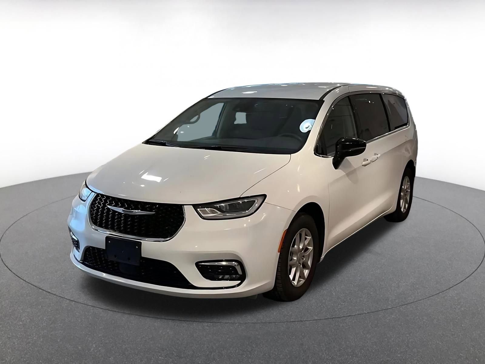 Thumbnail: 2024 Chrysler Pacifica - 7
