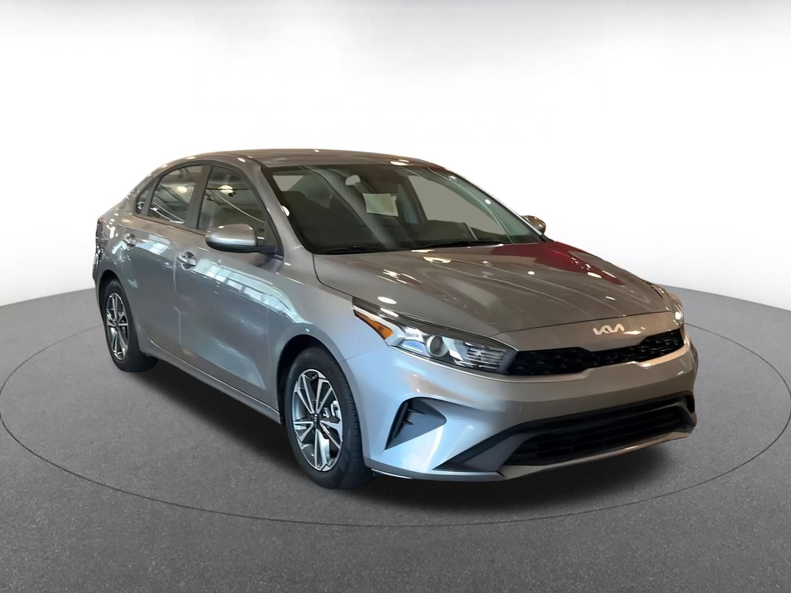 Thumbnail: 2024 Kia Forte - 3