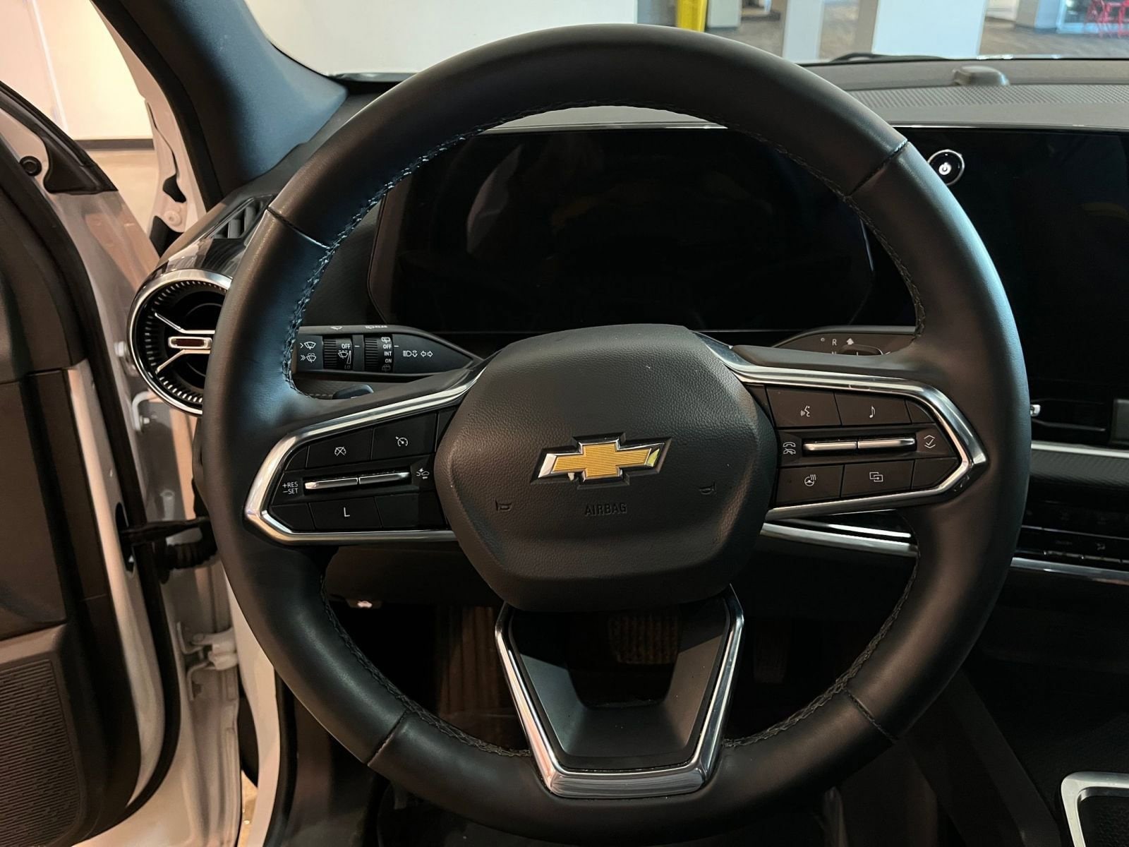 Thumbnail: 2025 Chevrolet Equinox - 28