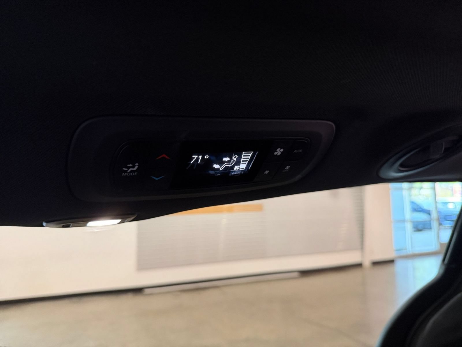 Thumbnail: 2025 Chrysler Pacifica - 21