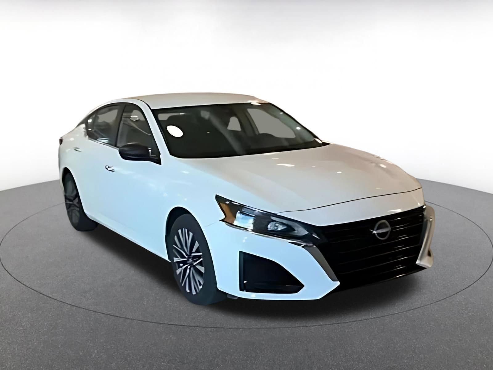 Thumbnail: 2025 Nissan Altima - 15