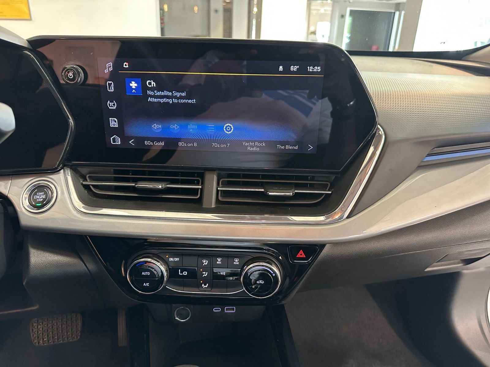 Thumbnail: 2025 Chevrolet Trax - 17