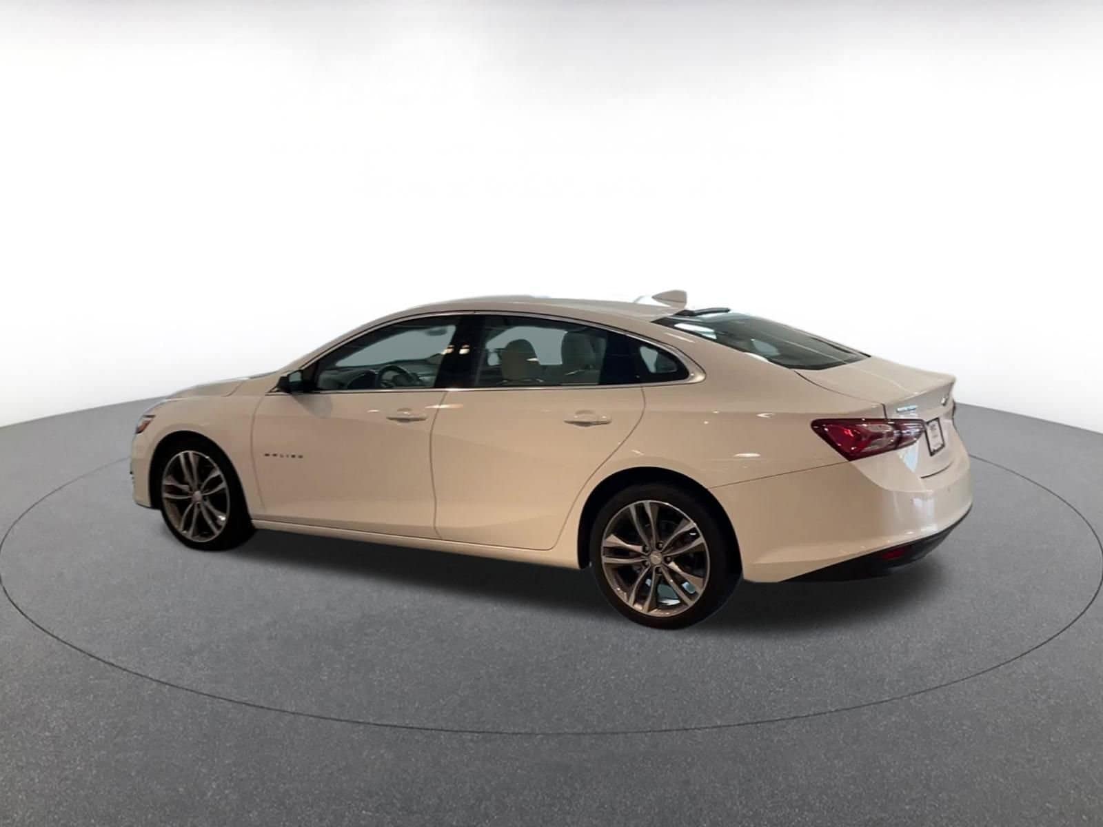 Thumbnail: 2024 Chevrolet Malibu - 10