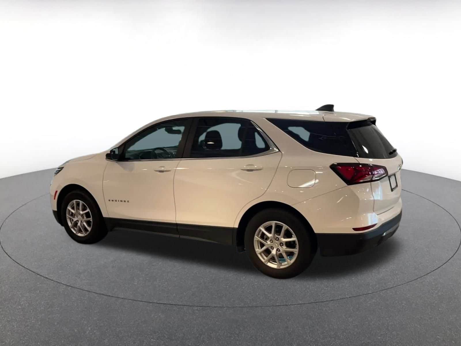 Thumbnail: 2024 Chevrolet Equinox - 10