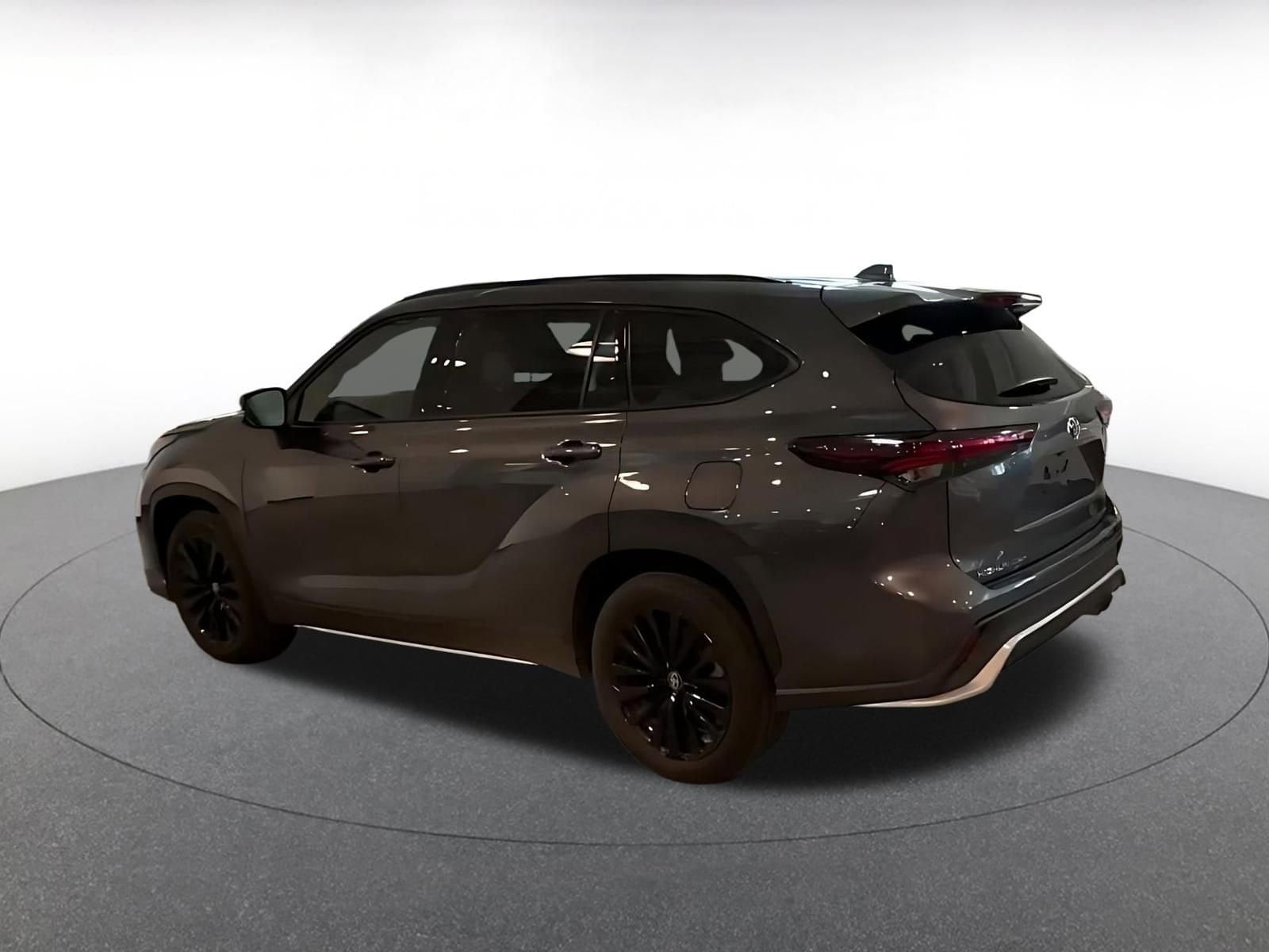 Thumbnail: 2025 Toyota Highlander - 10