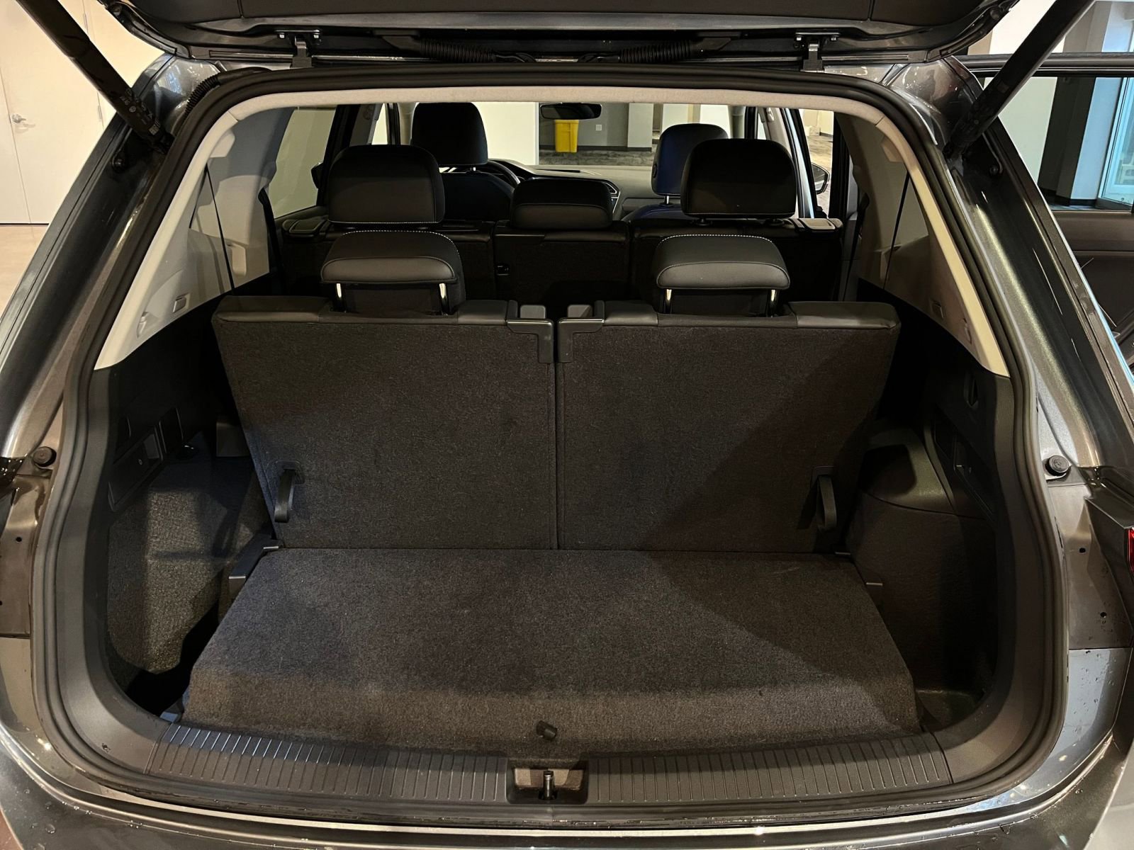 Thumbnail: 2024 Volkswagen Tiguan - 32