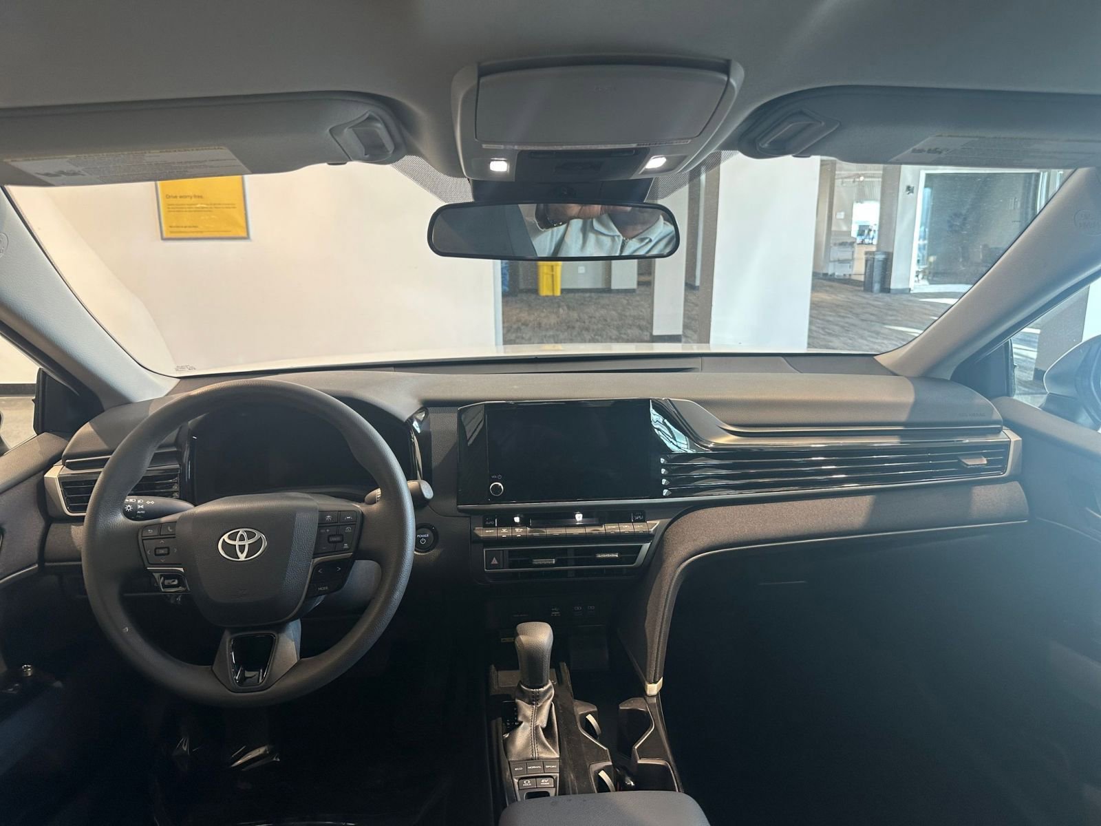 Thumbnail: 2025 Toyota Camry - 33