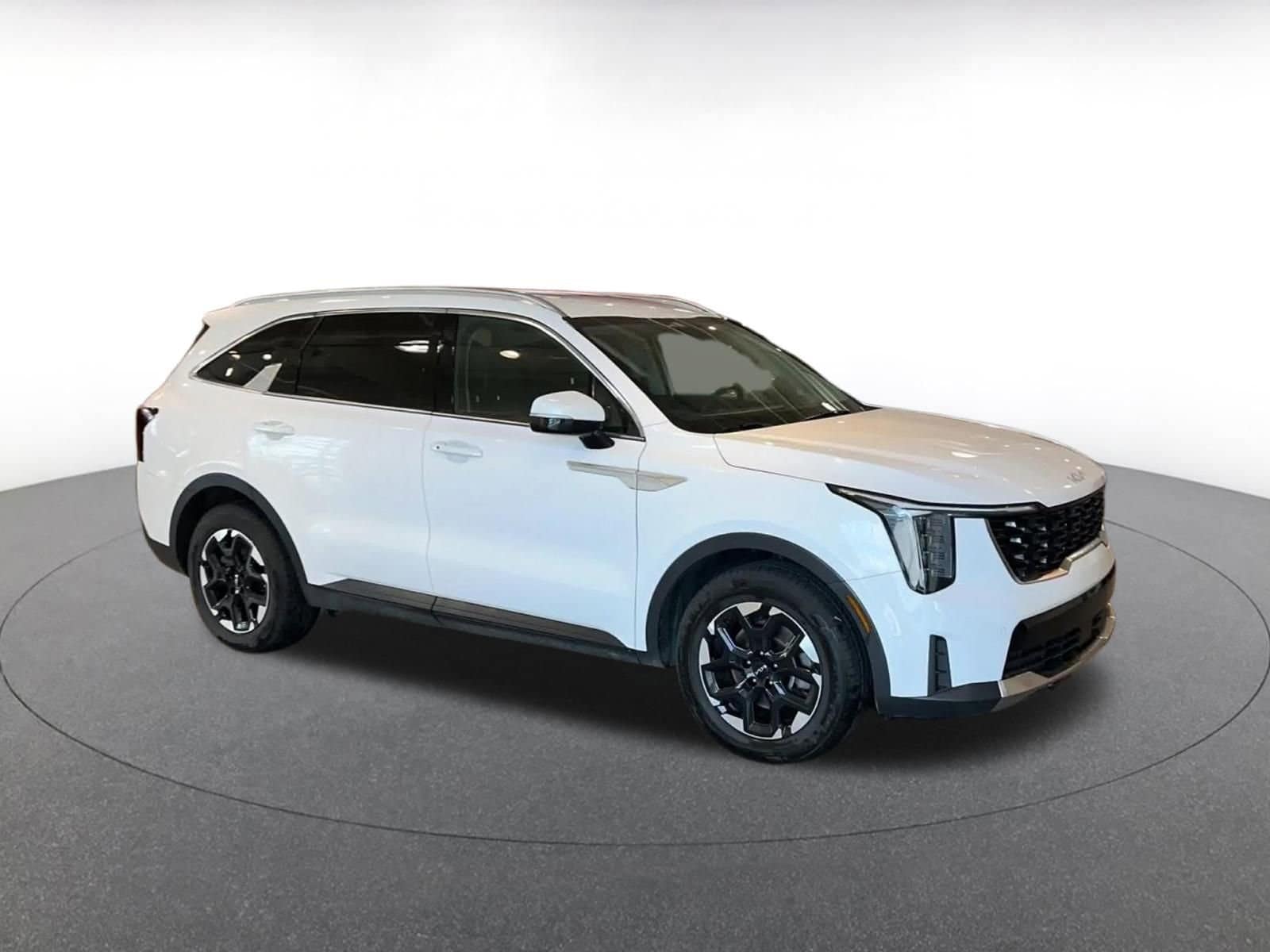 Thumbnail: 2024 Kia Sorento - 2
