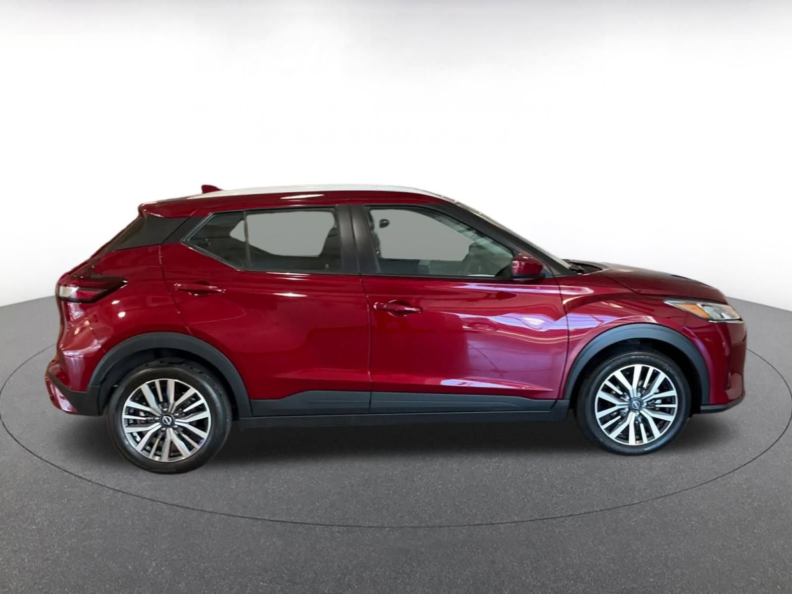 Thumbnail: 2024 Nissan Kicks - 16