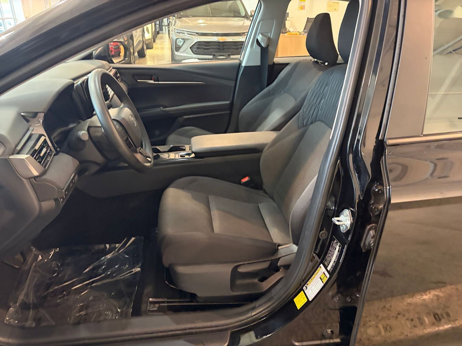 Thumbnail: 2025 Toyota Camry - 25