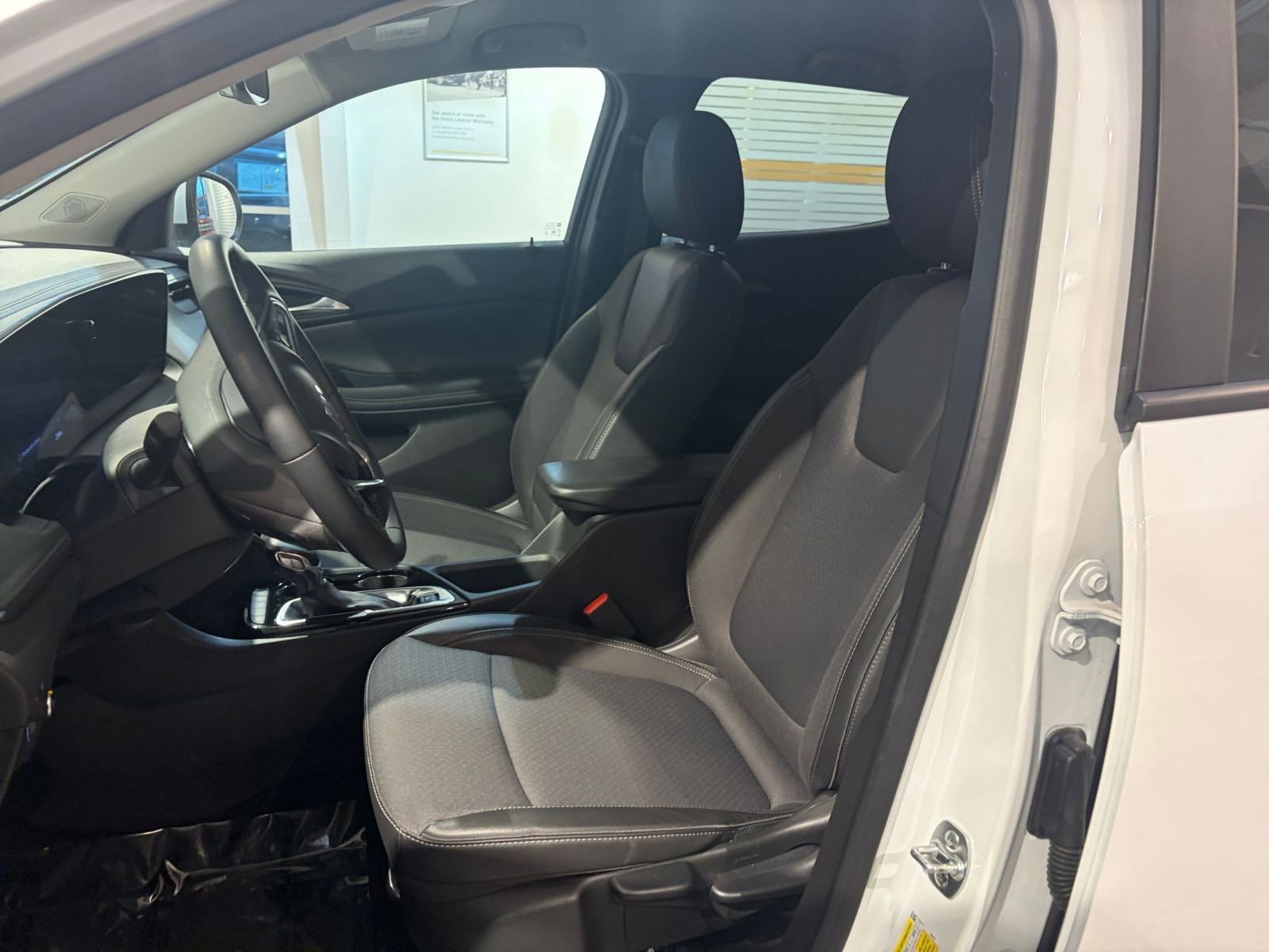 Thumbnail: 2025 Buick Encore GX - 25