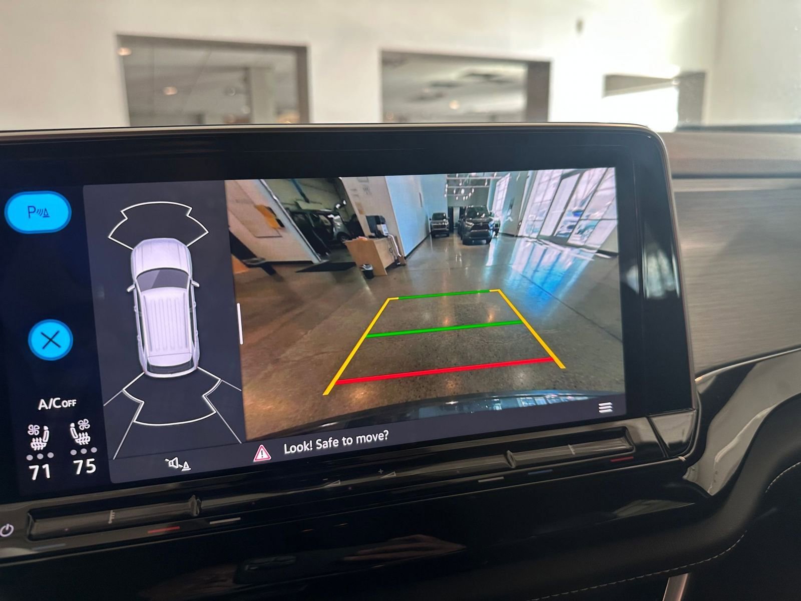 Thumbnail: 2025 Volkswagen Atlas - 17