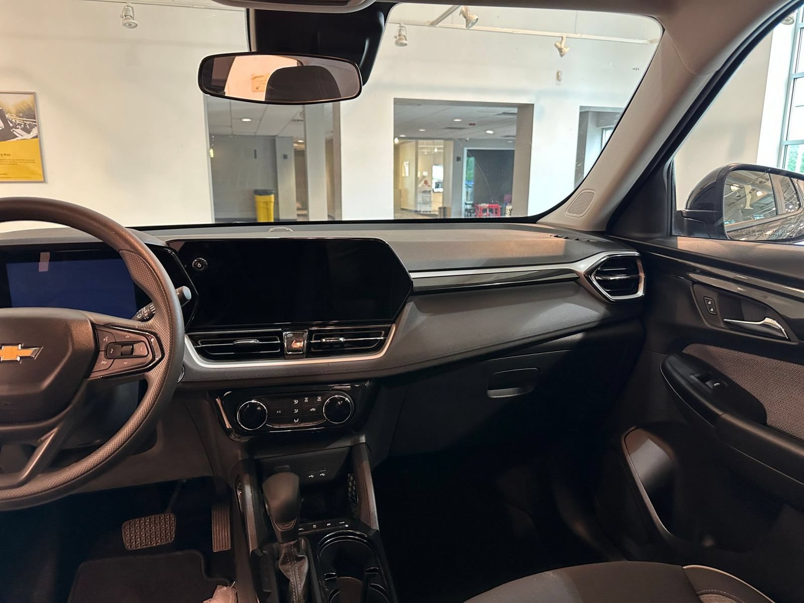 Thumbnail: 2025 Chevrolet TrailBlazer - 34