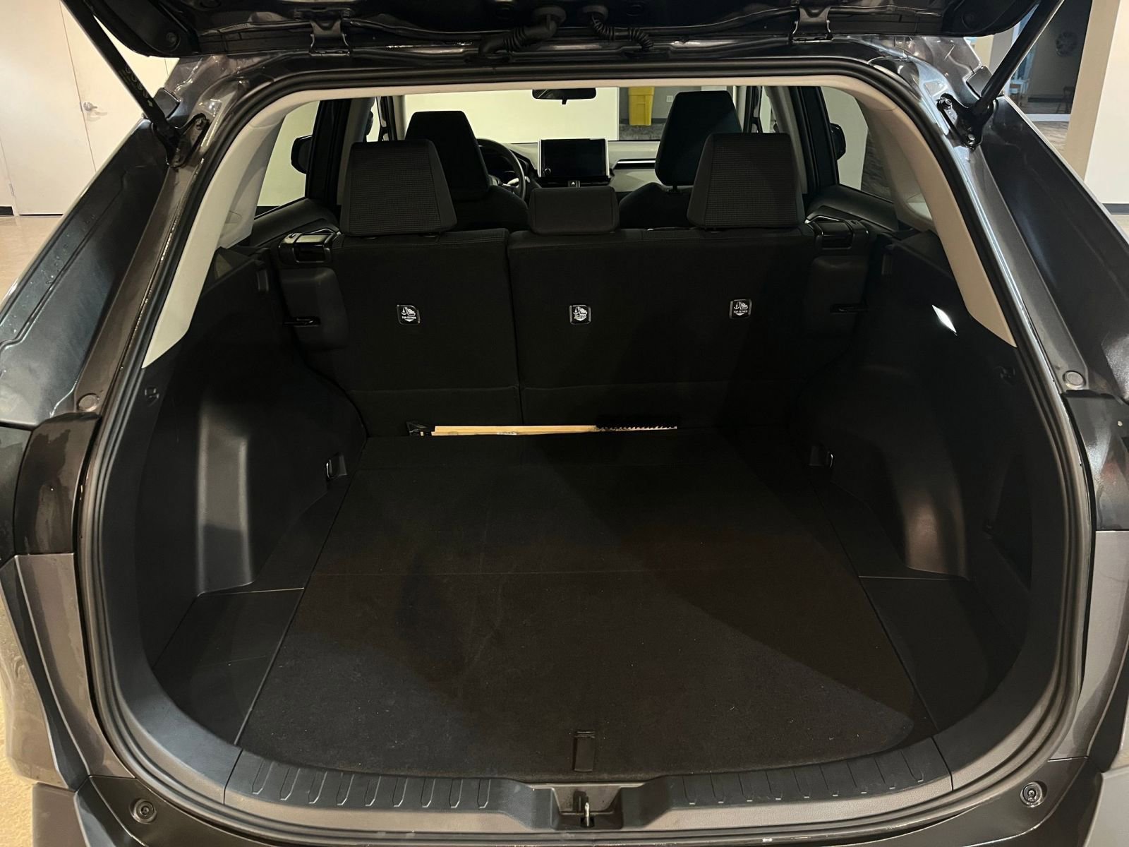 Thumbnail: 2025 Toyota RAV4 - 31