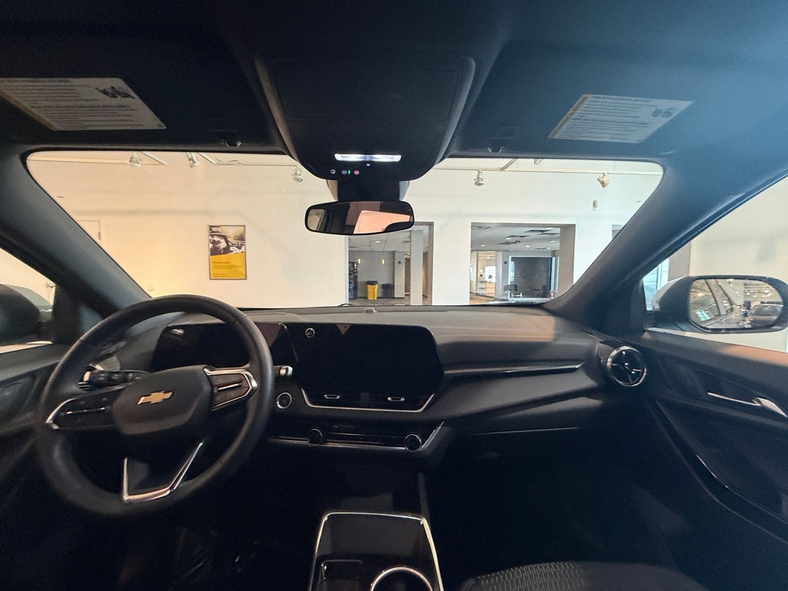 Thumbnail: 2025 Chevrolet Equinox - 32