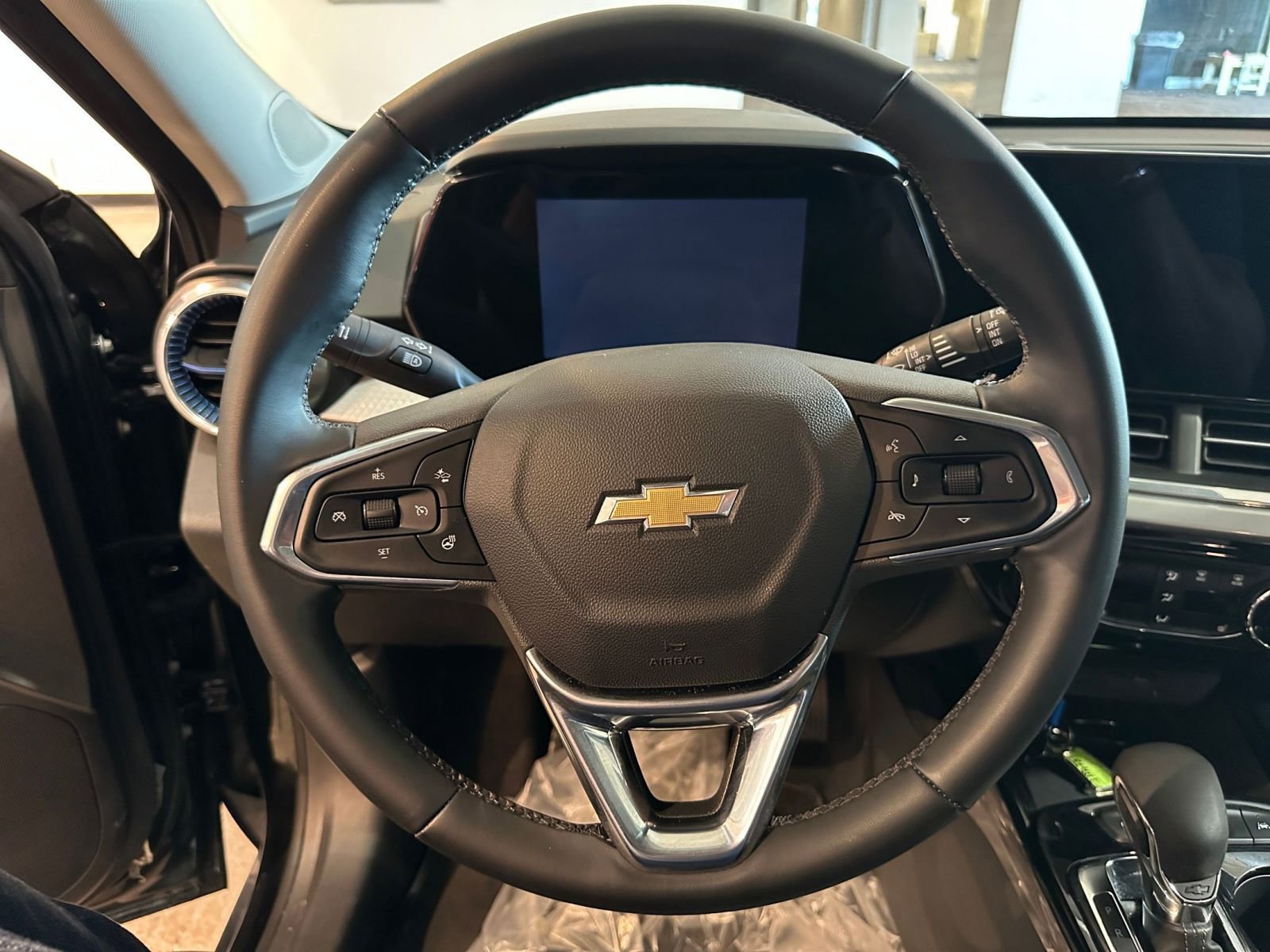 Thumbnail: 2025 Chevrolet Trax - 27