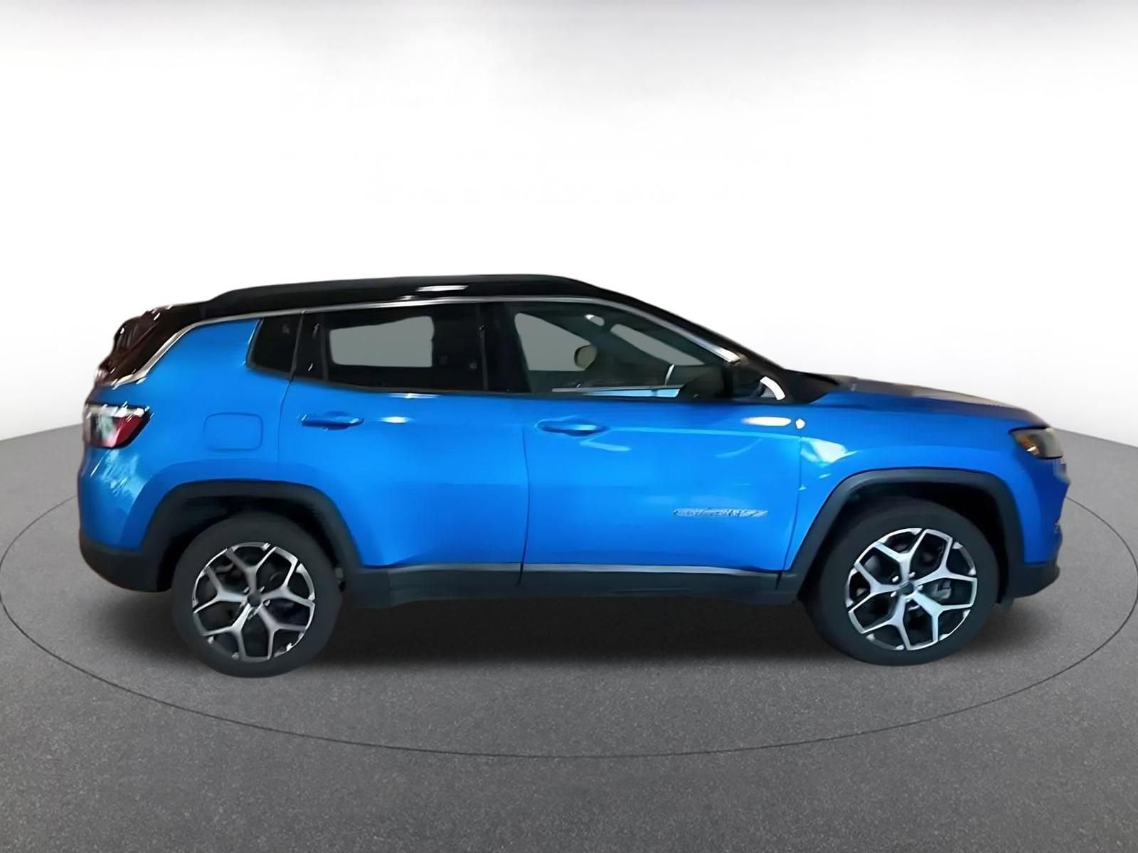 Thumbnail: 2025 Jeep Compass - 15