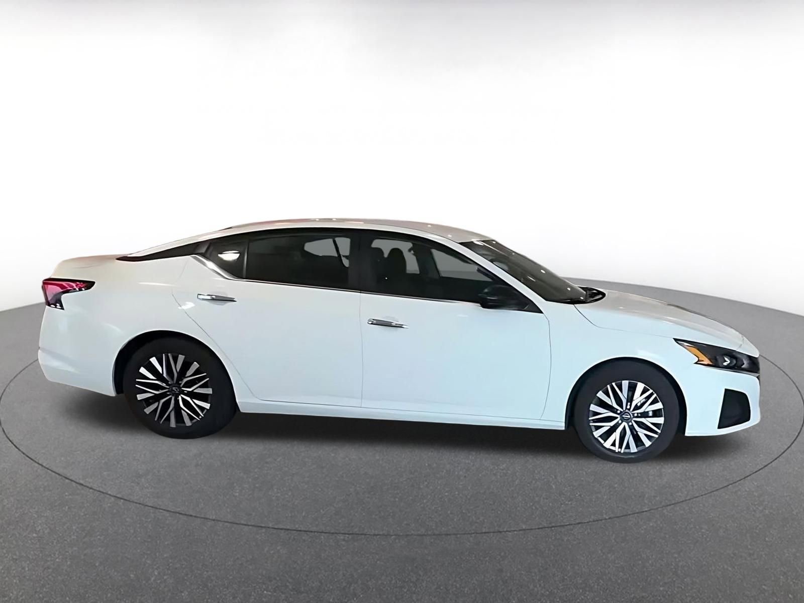 Thumbnail: 2025 Nissan Altima - 11