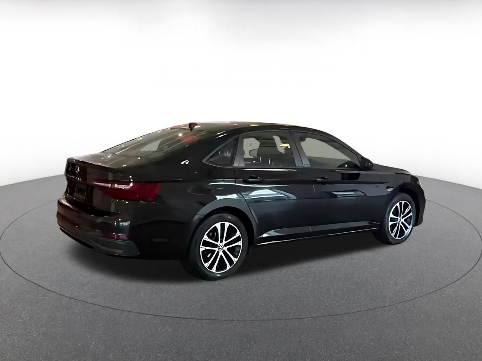 Thumbnail: 2025 Volkswagen Jetta - 10