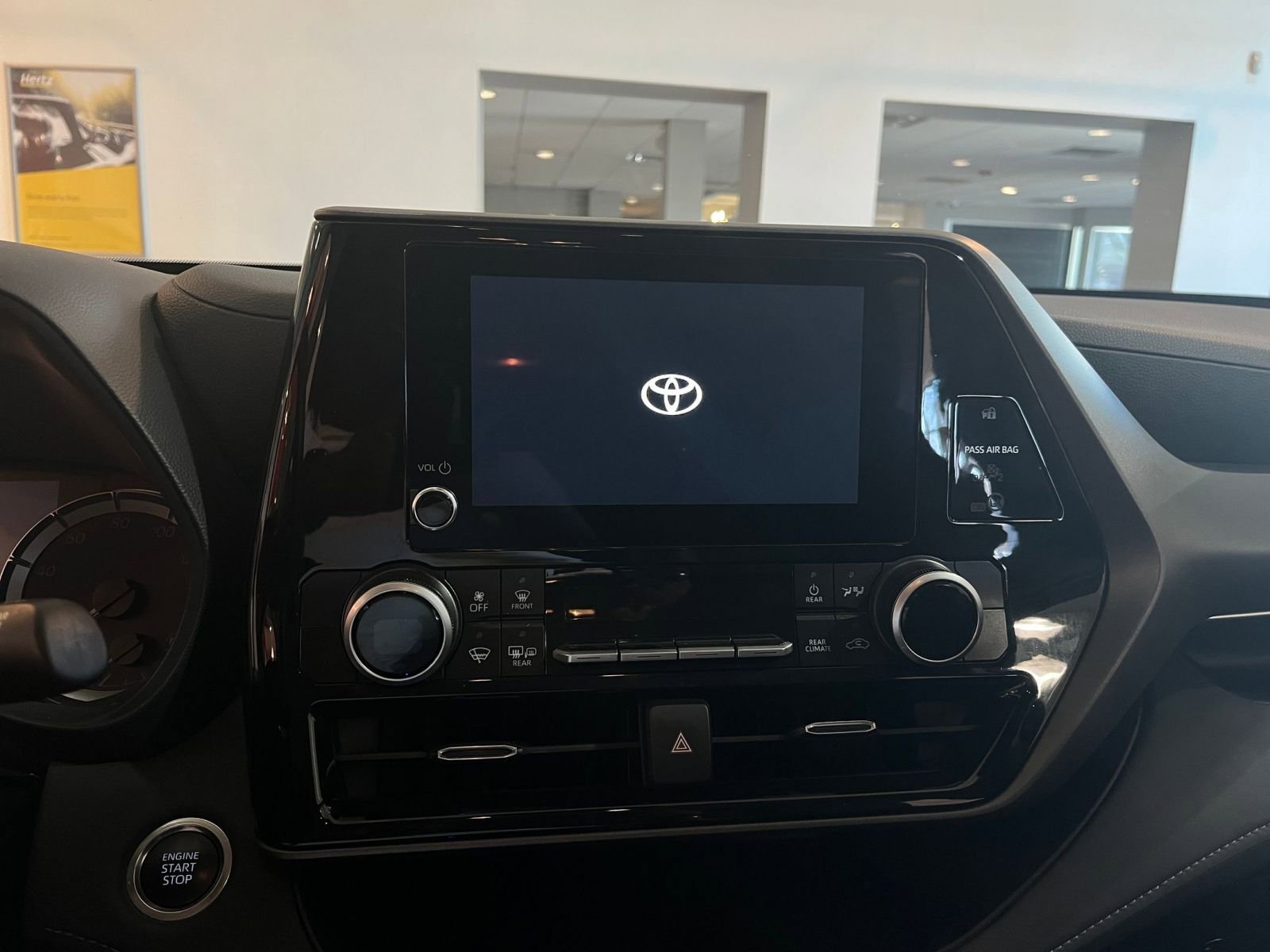 Thumbnail: 2025 Toyota Highlander - 20