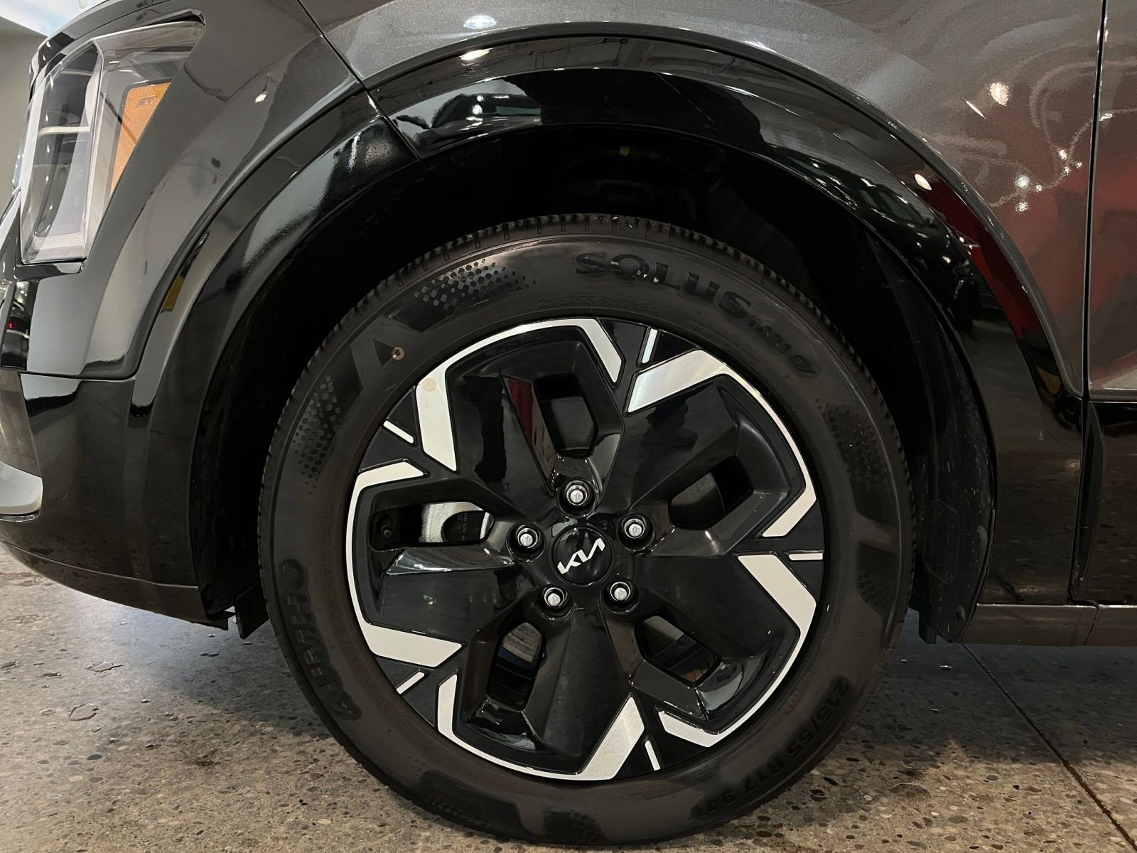 Thumbnail: 2023 Kia Niro - 34