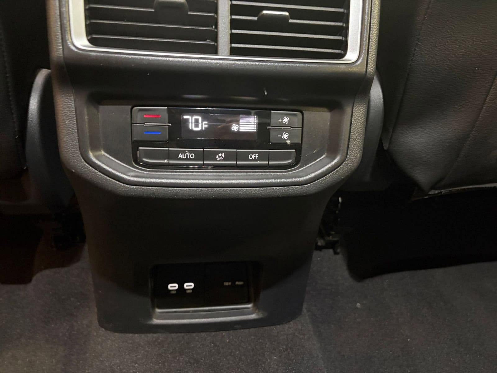 Thumbnail: 2025 Volkswagen Atlas - 24