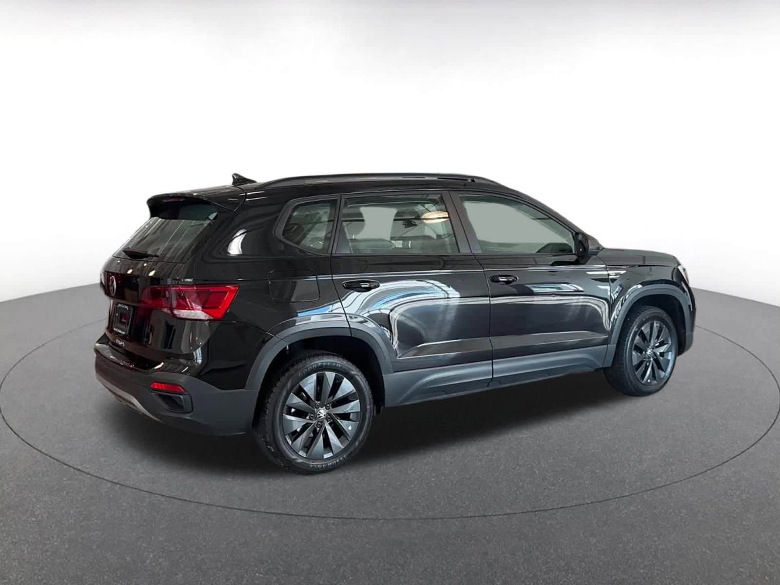 Thumbnail: 2024 Volkswagen Taos - 15