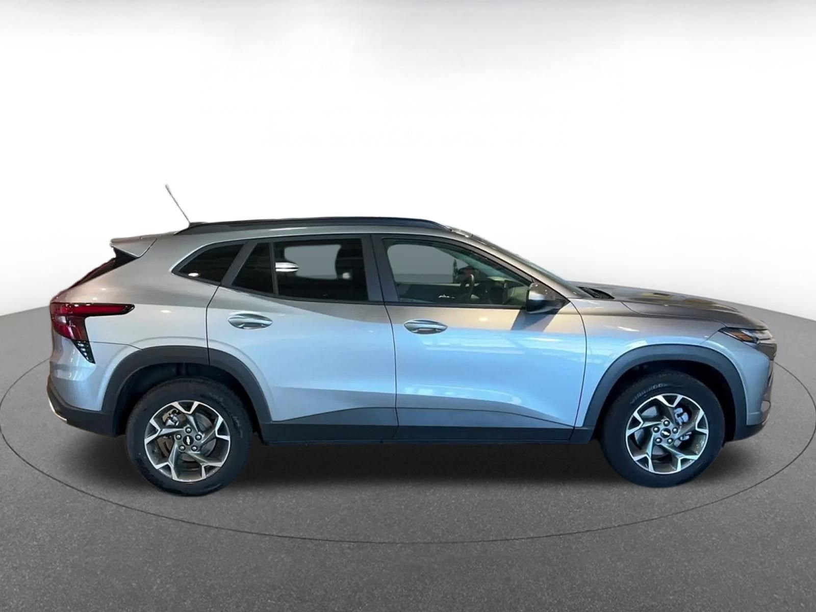 Thumbnail: 2025 Chevrolet Trax - 16