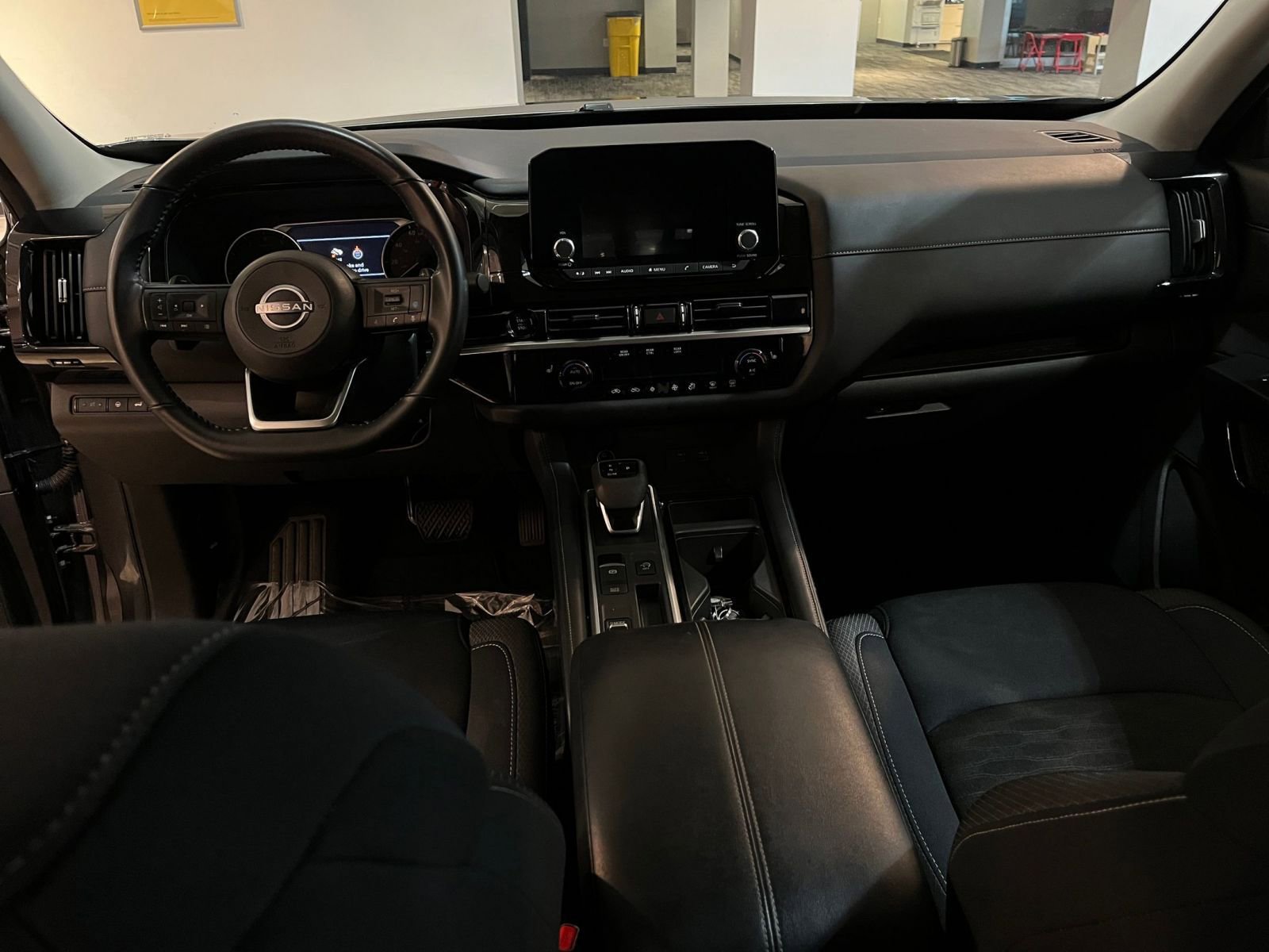 Thumbnail: 2025 Nissan Pathfinder - 35
