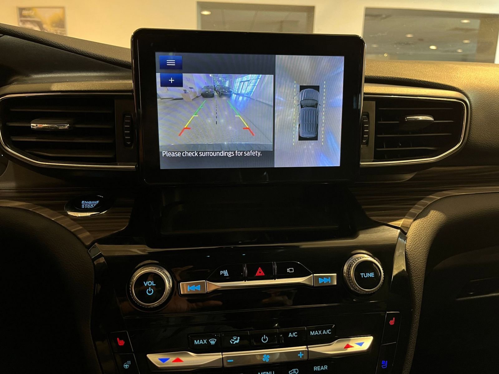 Thumbnail: 2023 Ford Explorer - 17