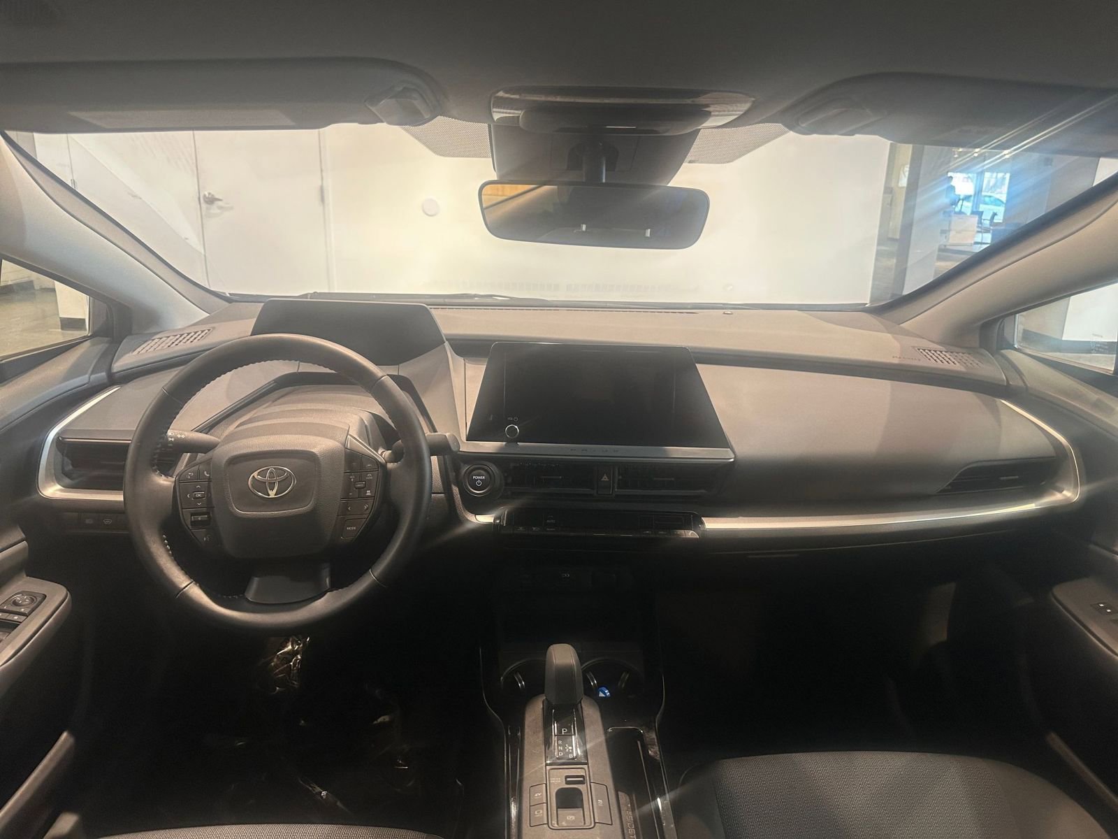 Thumbnail: 2025 Toyota Prius - 33