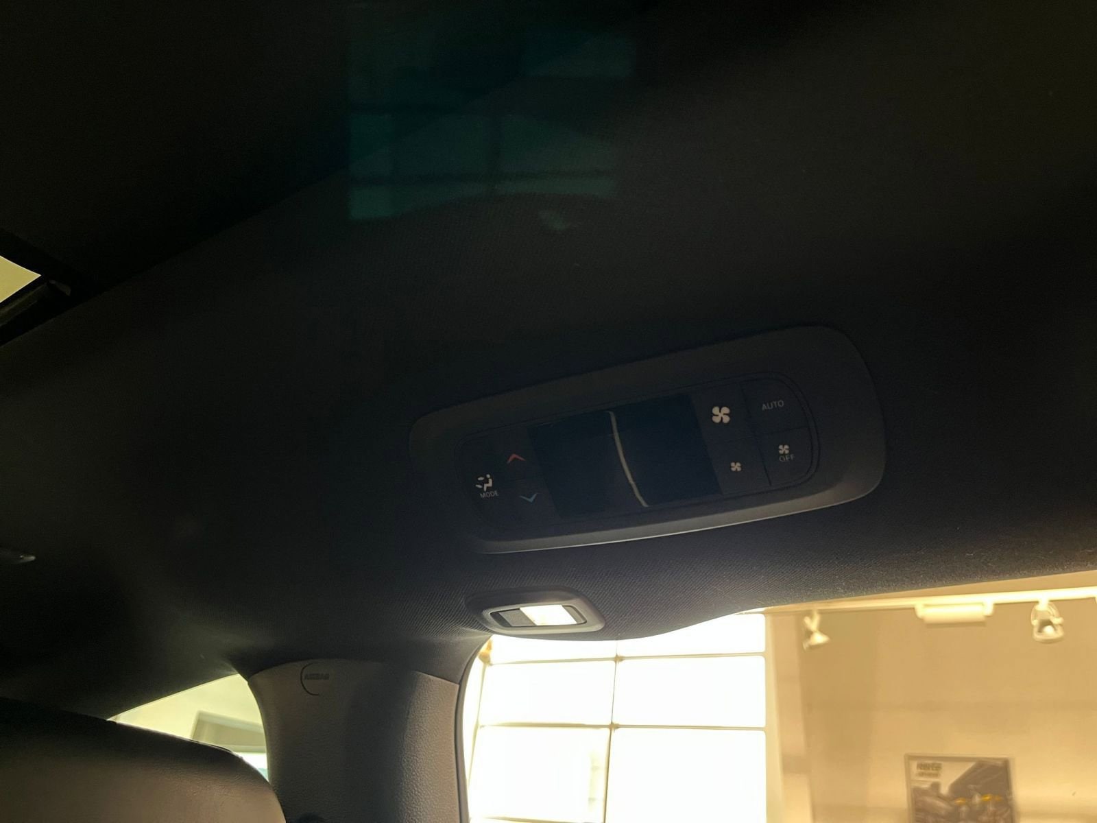 Thumbnail: 2025 Chrysler Pacifica - 25