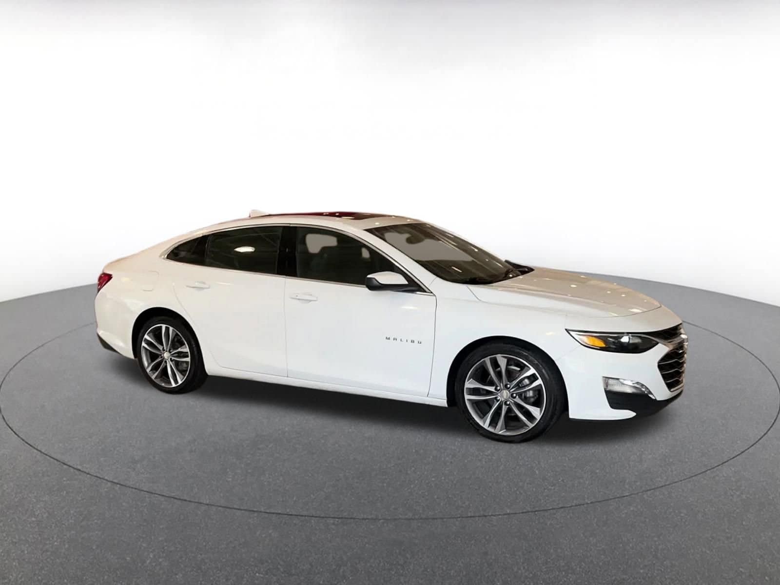 Thumbnail: 2023 Chevrolet Malibu - 2