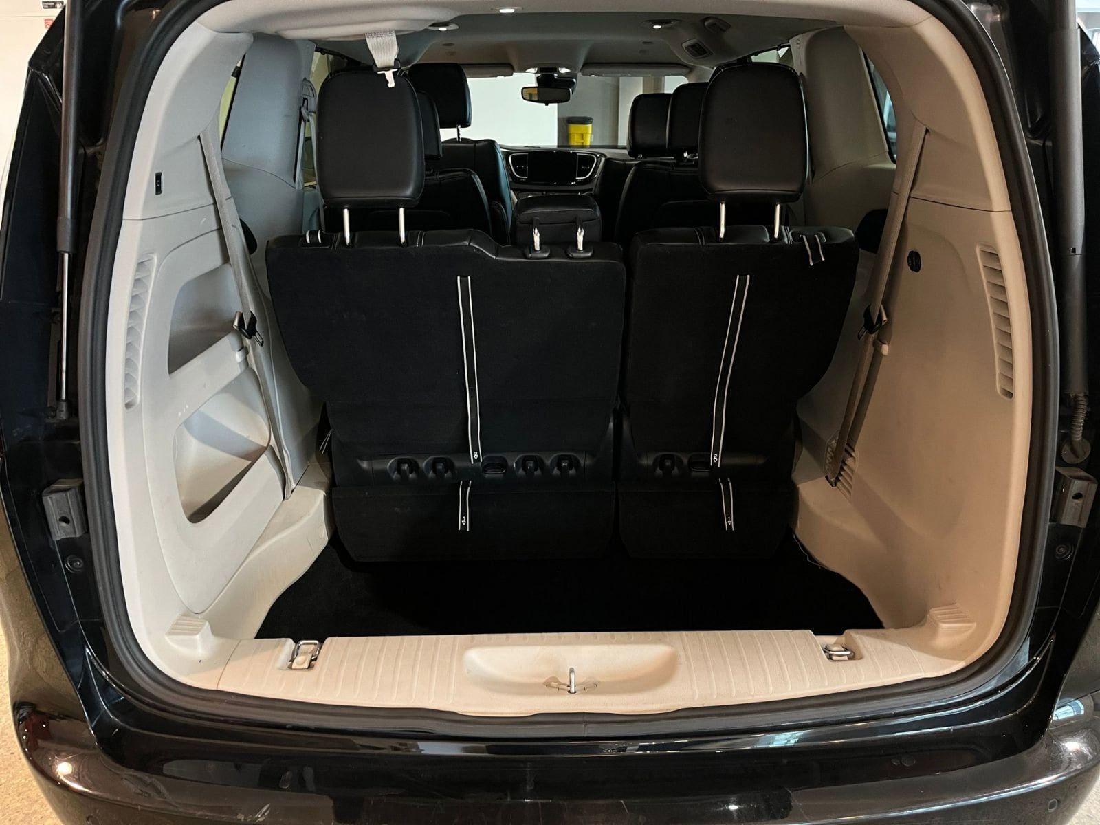 Thumbnail: 2024 Chrysler Pacifica - 33