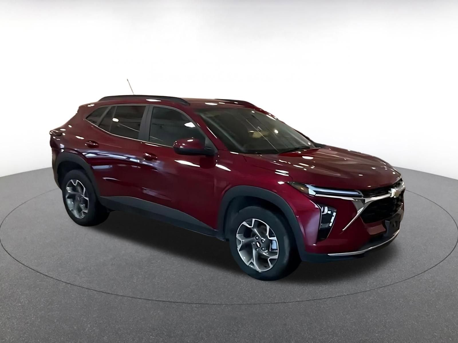 Thumbnail: 2025 Chevrolet Trax - 2