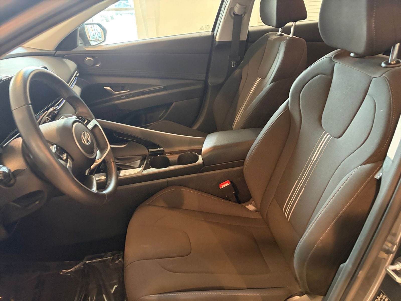 Thumbnail: 2025 Hyundai Elantra - 25