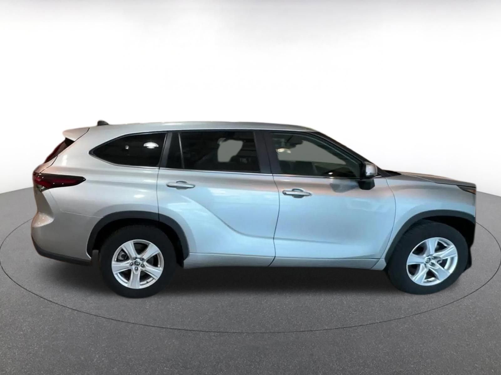 Thumbnail: 2025 Toyota Highlander - 16