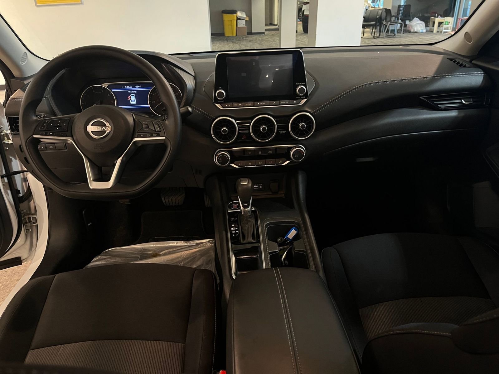 Thumbnail: 2025 Nissan Sentra - 32