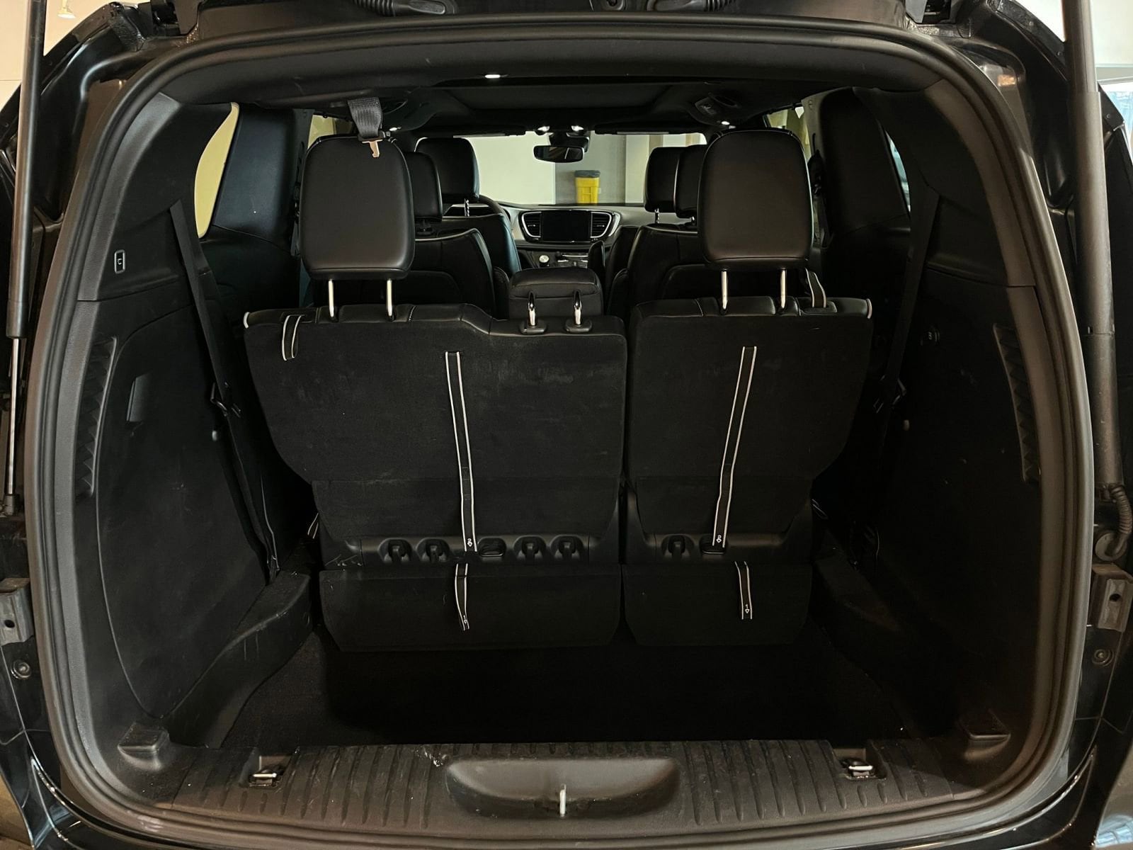 Thumbnail: 2025 Chrysler Pacifica - 35