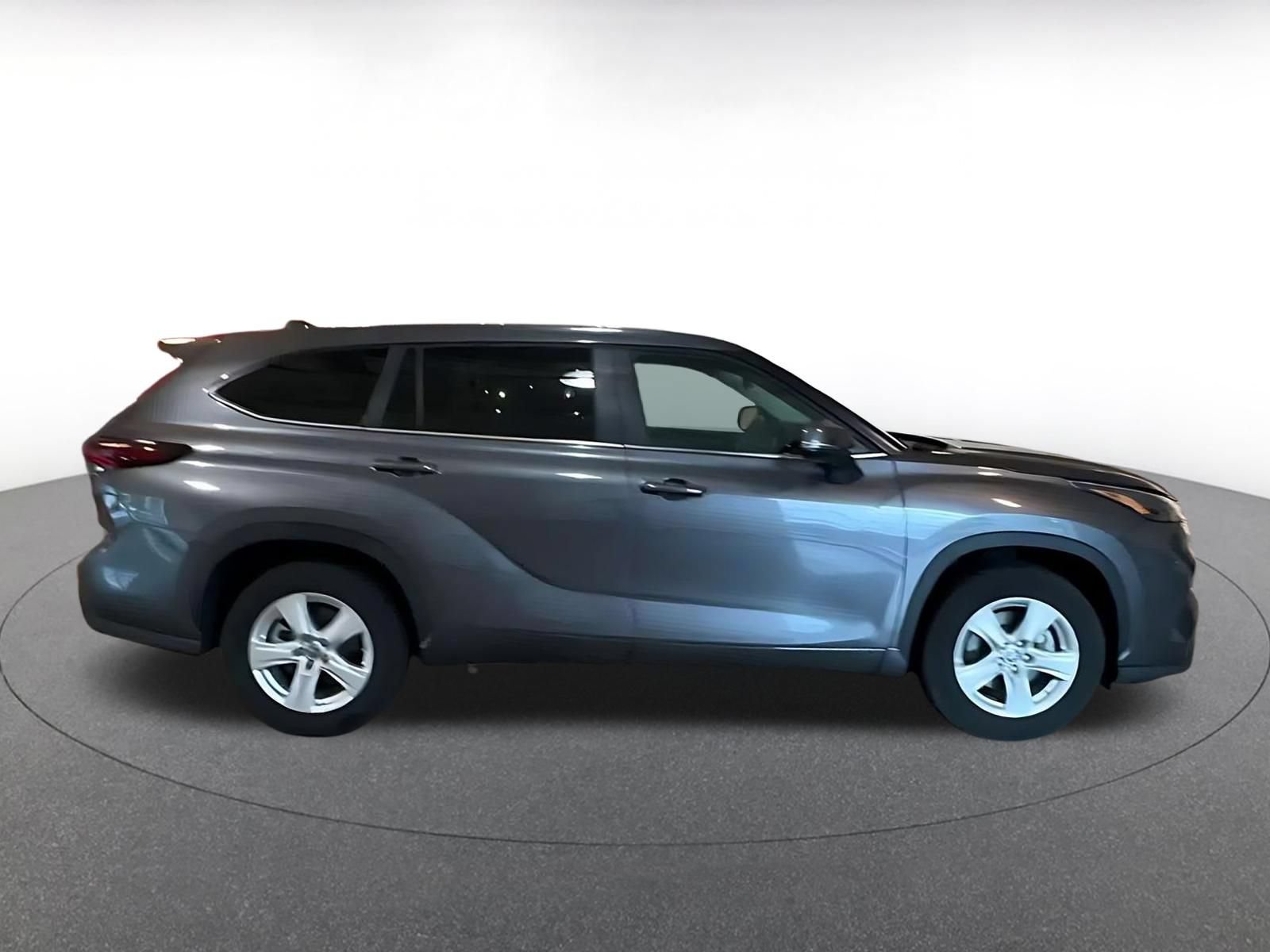 Thumbnail: 2025 Toyota Highlander - 12