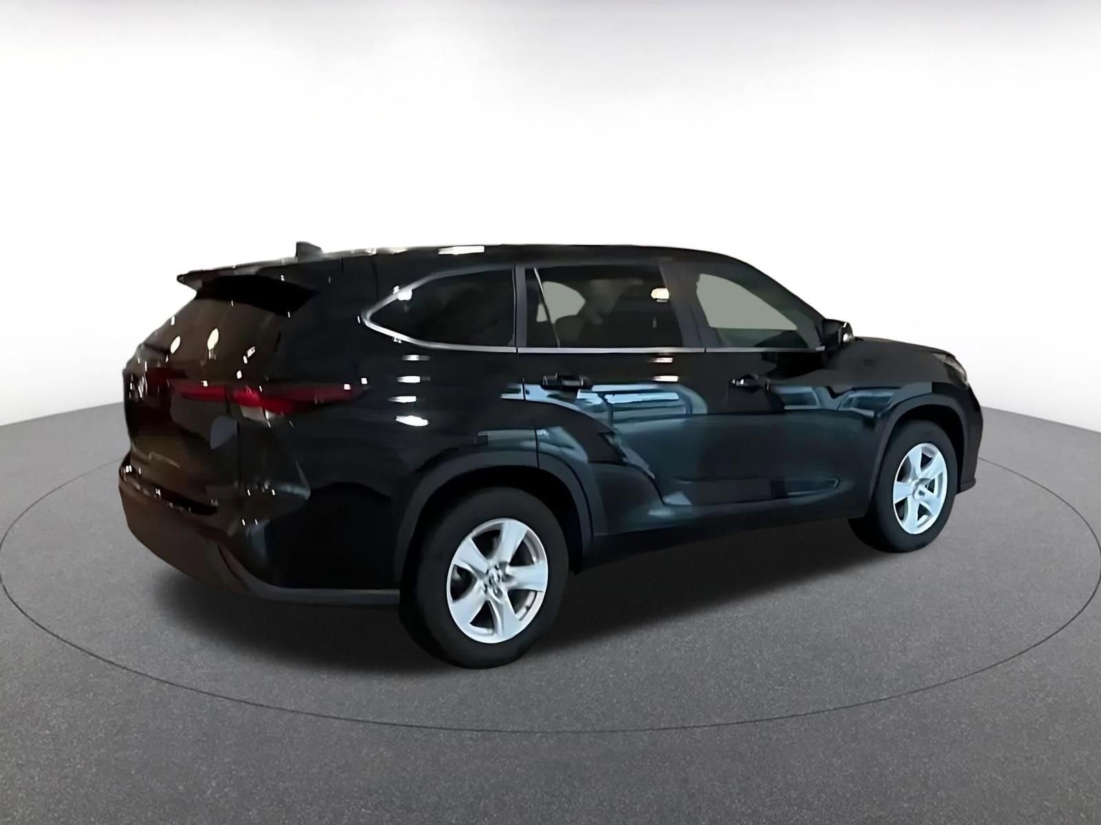 Thumbnail: 2025 Toyota Highlander - 12